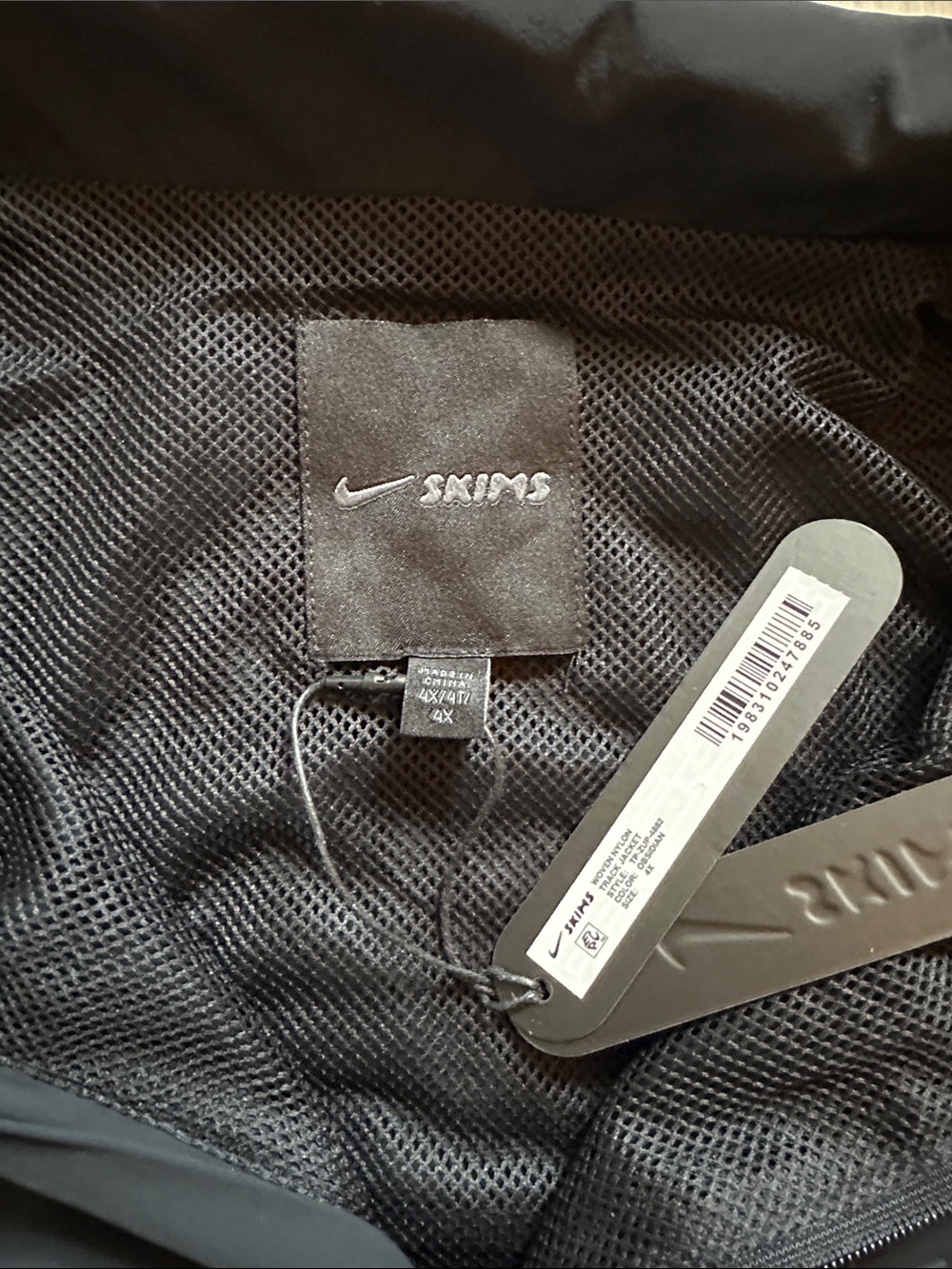 SKIMS Black Zip-Front Woven Nylon Track Jacket - Picture 4 of 4